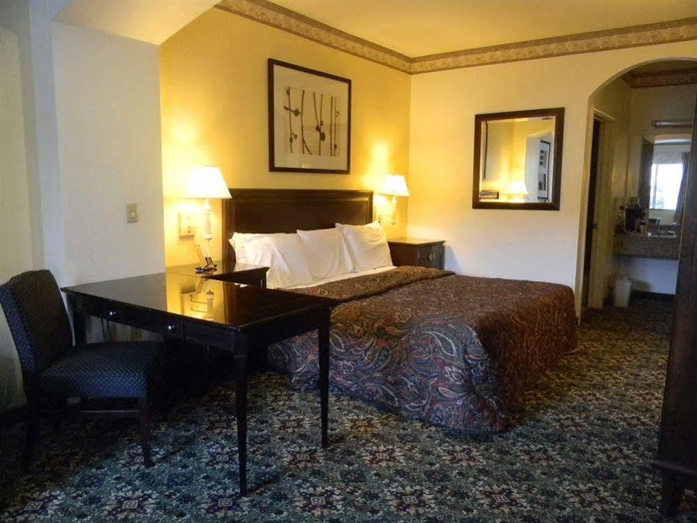 Homebridge Inn And Suites Beaumont Zewnętrze zdjęcie
